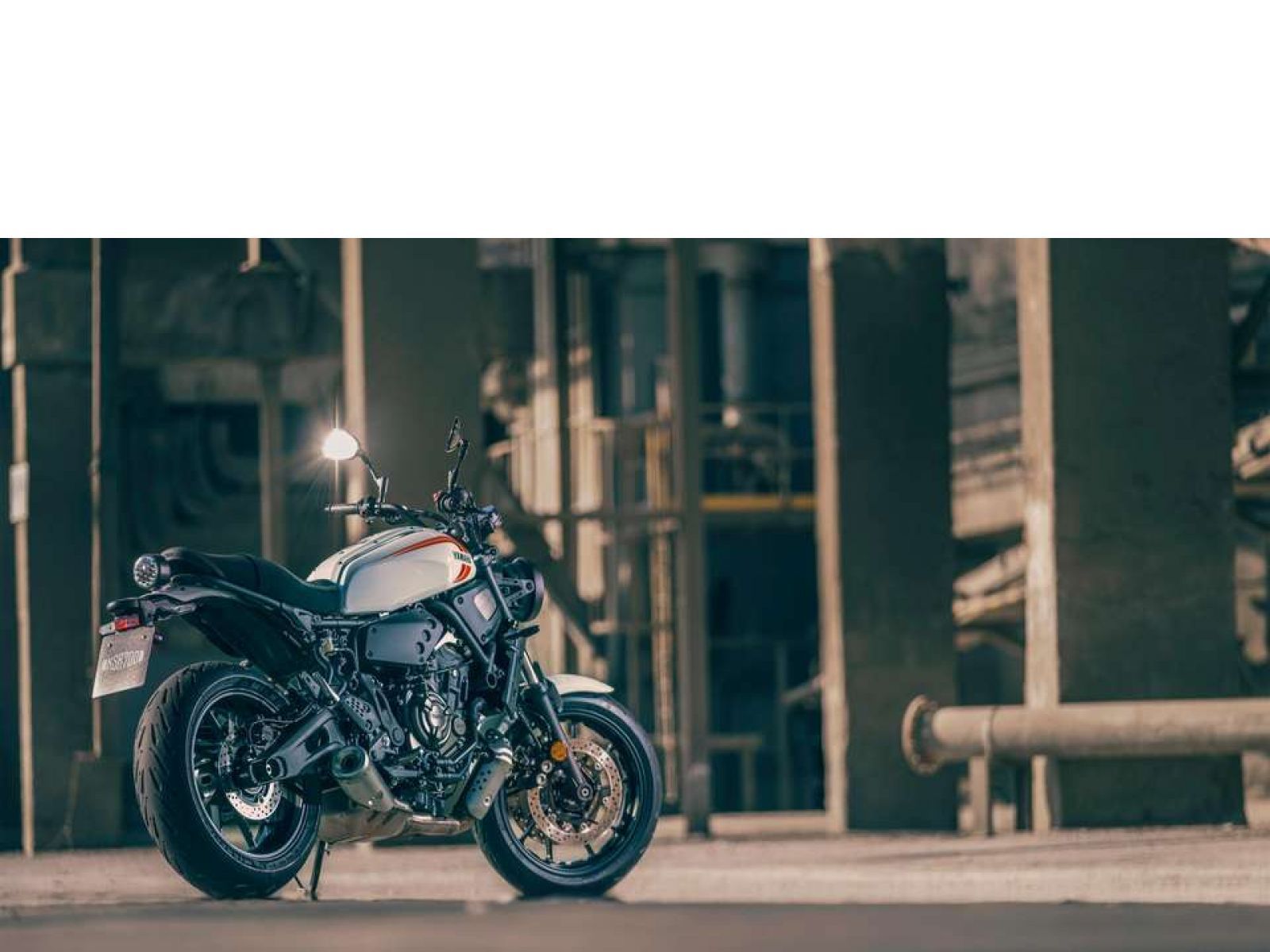 Мотоцикл YAMAHA XSR 700 (Historic White) 2024